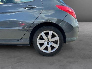 Peugeot 308 feline 1.6 e-hdi 112ch - toit pano - clim auto - distrib ok - occasion simplicicar compiegne simplicicar...