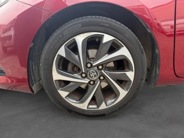 Toyota auris touring sports business hybride 136h design business 1er main entretient toyota complet garantie 12 mois...