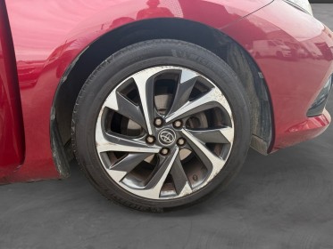 Toyota auris touring sports business hybride 136h design business 1er main entretient toyota complet garantie 12 mois...
