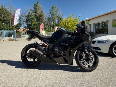 Honda 1000 cbr rr fireblade cbr rr fireblade 1000cc /plaquettes brembo / disques arashi / durites avia / maitre cylindres...