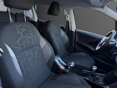 Peugeot 2008 1.2 82ch ss bvm5 signature occasion simplicicar velay simplicicar simplicibike france