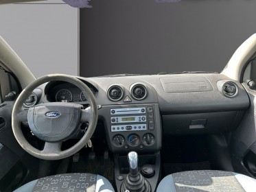 Ford fiesta 1.3i senso - suivi complet/climatisation - garantie 12 mois occasion simplicicar soissons simplicicar...