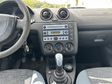 Ford fiesta 1.3i senso - suivi complet/climatisation - garantie 12 mois occasion simplicicar soissons simplicicar...