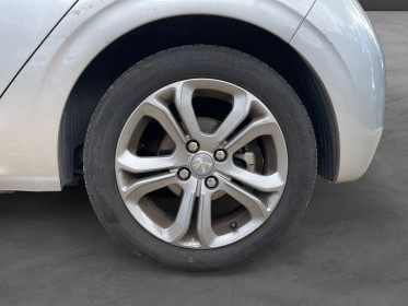 Peugeot 208 1.6 vti 120ch bva4 allure / moteur a chaine / ideal jeune permis occasion simplicicar orgeval  simplicicar...