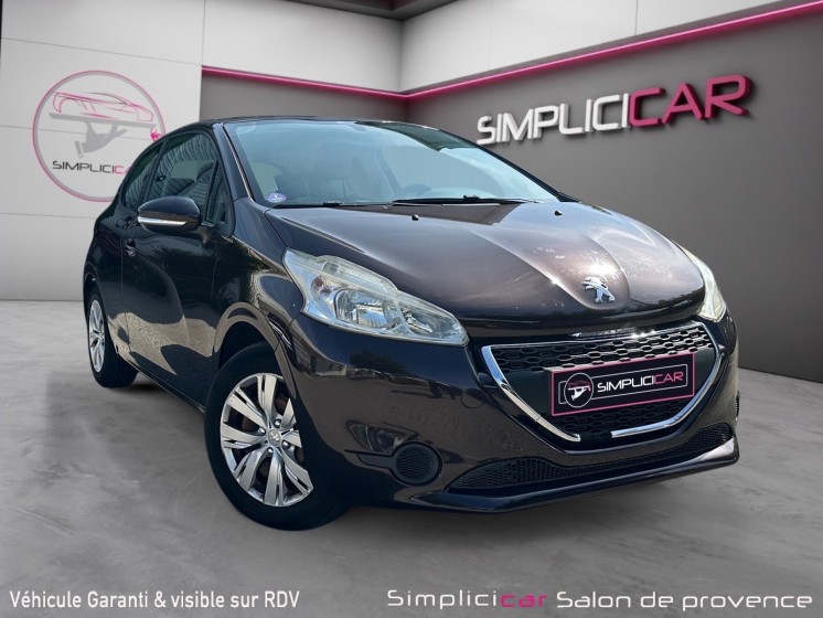 Peugeot 208 68ch/moteur a chaine/climatisation/ecran bluetooth/garantie 12 mois occasion simplicicar salon de provence...