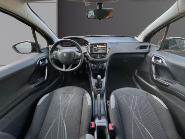 Peugeot 208 68ch/moteur a chaine/climatisation/ecran bluetooth/garantie 12 mois occasion simplicicar salon de provence...
