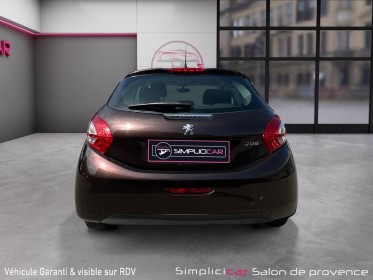 Peugeot 208 68ch/moteur a chaine/climatisation/ecran bluetooth/garantie 12 mois occasion simplicicar salon de provence...