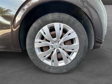 Peugeot 208 68ch/moteur a chaine/climatisation/ecran bluetooth/garantie 12 mois occasion simplicicar salon de provence...
