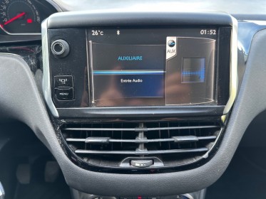 Peugeot 208 68ch/moteur a chaine/climatisation/ecran bluetooth/garantie 12 mois occasion simplicicar salon de provence...