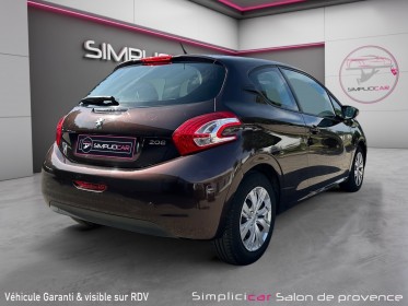 Peugeot 208 68ch/moteur a chaine/climatisation/ecran bluetooth/garantie 12 mois occasion simplicicar salon de provence...
