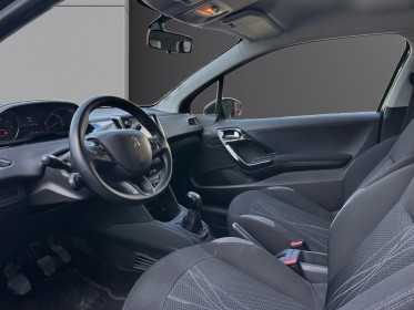 Peugeot 208 68ch/moteur a chaine/climatisation/ecran bluetooth/garantie 12 mois occasion simplicicar salon de provence...
