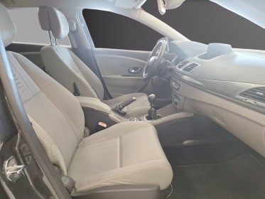 Renault megane iii estate 1.5 dci 110 eco2 carminat tomtom euro 5 garantie 12 mois occasion simplicicar amiens  simplicicar...