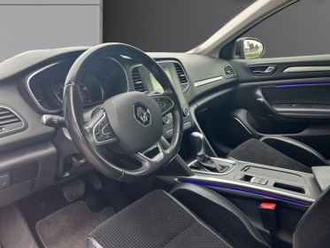 Renault megane iv berline tce 160 edc intens-caméra-affichage tête haute-attelage-garantie 12 mois occasion simplicicar...