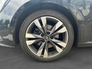 Renault megane iv berline tce 160 edc intens-caméra-affichage tête haute-attelage-garantie 12 mois occasion simplicicar...