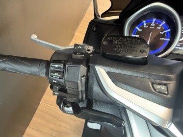 Yamaha t-max 530 sx full entretien yamaha garantie 12 mois occasion simplicicar toulouse sud simplicicar simplicibike france