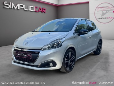Peugeot 208 1.6 bluehdi 120ch ss bvm6 gt line toit pano - garantie 12 mois occasion simplicicar vienne simplicicar...