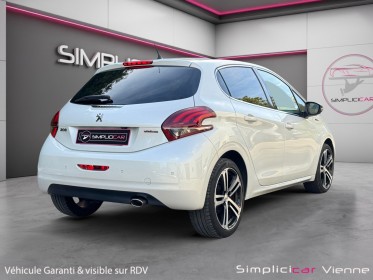 Peugeot 208 1.6 bluehdi 120ch ss bvm6 gt line toit pano - garantie 12 mois occasion simplicicar vienne simplicicar...