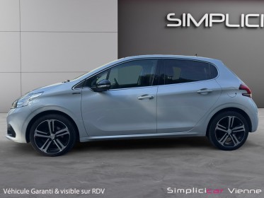 Peugeot 208 1.6 bluehdi 120ch ss bvm6 gt line toit pano - garantie 12 mois occasion simplicicar vienne simplicicar...