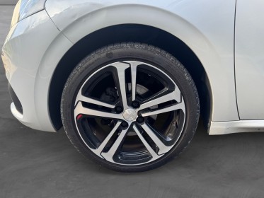 Peugeot 208 1.6 bluehdi 120ch ss bvm6 gt line toit pano - garantie 12 mois occasion simplicicar vienne simplicicar...