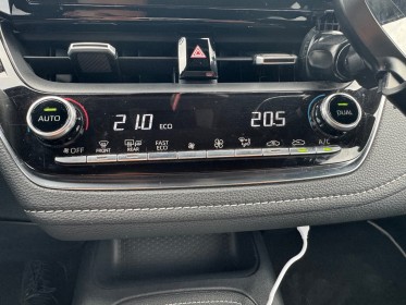 Toyota corolla touring sports hybride my21 122h dynamic occasion paris 15ème (75) simplicicar simplicibike france
