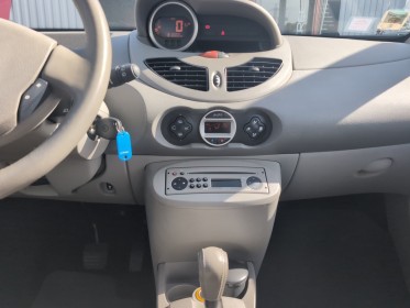 Renault twingo ii 1.2 16v 75 eco2 initiale paris - garantie 12 mois occasion simplicicar brest simplicicar simplicibike france