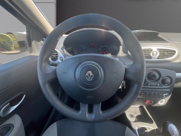 Renault clio iii 1.2 16v 75 eco2 authentique euro 5 / entretien renault occasion avignon (84) simplicicar simplicibike france
