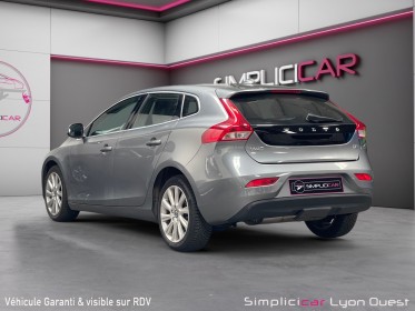 Volvo v40 d2 120 summum geartronic a - garantie 12 mois occasion simplicicar lyon ouest simplicicar simplicibike france
