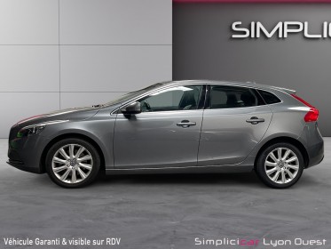 Volvo v40 d2 120 summum geartronic a - garantie 12 mois occasion simplicicar lyon ouest simplicicar simplicibike france