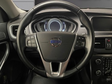 Volvo v40 d2 120 summum geartronic a - garantie 12 mois occasion simplicicar lyon ouest simplicicar simplicibike france