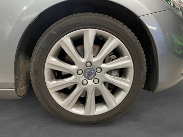 Volvo v40 d2 120 summum geartronic a - garantie 12 mois occasion simplicicar lyon ouest simplicicar simplicibike france