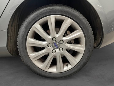 Volvo v40 d2 120 summum geartronic a - garantie 12 mois occasion simplicicar lyon ouest simplicicar simplicibike france