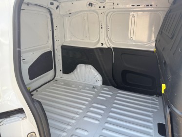 Peugeot partner fourgon 650 kg hdi 100 bvm5 asphalt caméra de recul attelage carplay garantie 12 mois occasion barberey...