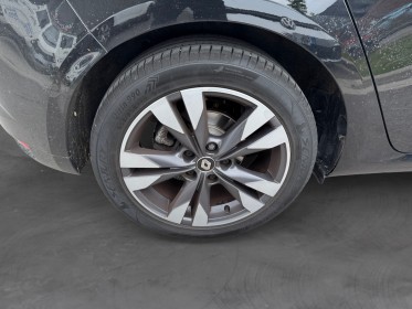 Renault megane iv berline tce 140 energy edc intens entierement reviser,lustrage et polissage occasion simplicicar lille ...