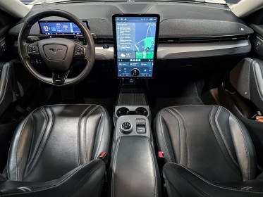 Ford mustang mach-e extended range 99 kwh 294 ch - garantie 12 mois - premium occasion simplicicar lyon ouest simplicicar...
