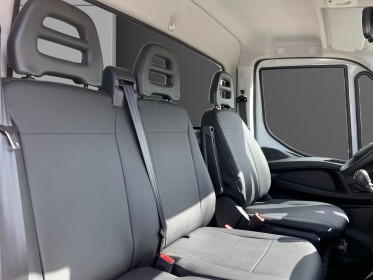 Iveco daily 3.0 d 16v 160 ch tva recuperable prix ht caisse hayon ccb 35c16h3.0 empattement 4100 garantie 12 mois occasion...