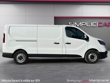 Renault trafic fourgon gn l2h1 3000 kg blue dci 150 confort caméra de recul apple carplay démarrage sans clé garantie......