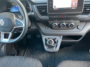 Renault trafic fourgon gn l2h1 3000 kg blue dci 150 confort caméra de recul apple carplay démarrage sans clé garantie......