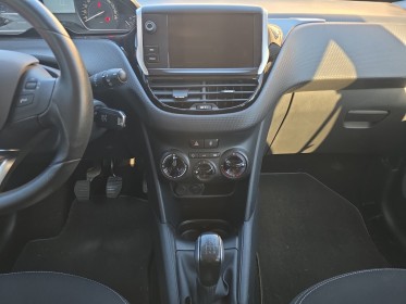 Peugeot 208 82ch bvm5 style / courroie changée occasion simplicicar pontarlier simplicicar simplicibike france