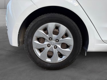 Hyundai i20 1.2 75 initia/premiÈre main/carnet d'entretien/carrosserie parfaite/entretien ok/garantie 12 mois occasion...