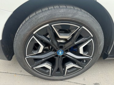 Bmw ix i20 xdrive50 523ch toit panoramique-sieges electriques-roue arriere directrice-suspention hydraulique-garantie 12 mois...