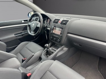 Volkswagen golf r32 3.2 v6 250 4motion occasion simplicicar pontarlier simplicicar simplicibike france