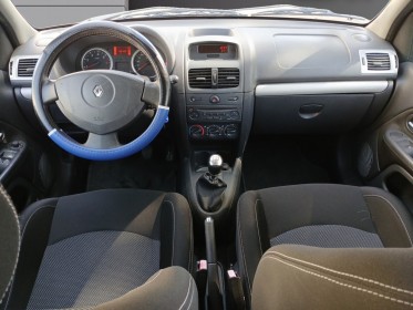 Renault clio iii 1.2 16v 75 eco2 authentique euro 5 occasion simplicicar la ciotat simplicicar simplicibike france