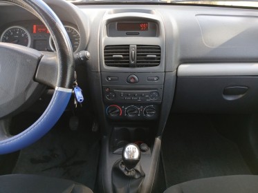 Renault clio iii 1.2 16v 75 eco2 authentique euro 5 occasion simplicicar la ciotat simplicicar simplicibike france