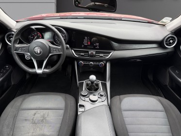 Alfa romeo giulia 2.2 150 ch, toit ouvrant panoramique, bv6, garantie 12 mois occasion scl 56 - simplicicar vannes...