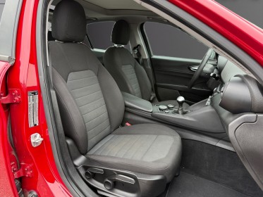 Alfa romeo giulia 2.2 150 ch, toit ouvrant panoramique, bv6, garantie 12 mois occasion scl 56 - simplicicar vannes...