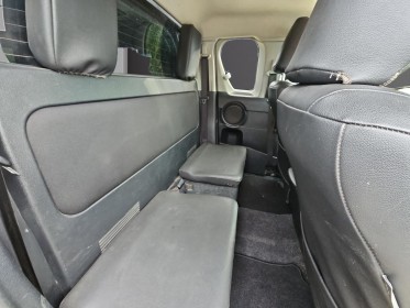 Toyota hilux x-tra cabine 4wd 2.4l 150 d-4d legende siege tissu, housse en cuir abimé conducteur occasion simplicicar rennes...