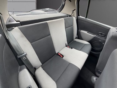 Renault clio iii dci 75 authentique - garantie 12mois - distribution neuve - revision ok - ideale jeune permis occasion...