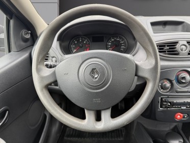 Renault clio iii dci 75 authentique - garantie 12mois - distribution neuve - revision ok - ideale jeune permis occasion...