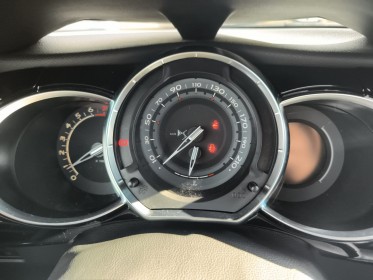 Ds ds 3 puretech 110 ss eat6 so chic - garantie 12 mois occasion parc voitures beauvais simplicicar simplicibike france