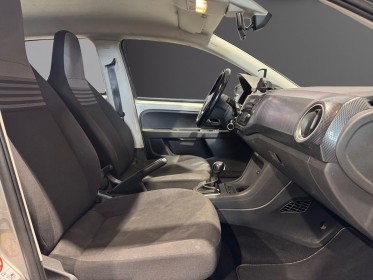 Volkswagen e-up! 2.0 electrique bluetooth clim garantie 12 mois occasion simplicicar narbonne simplicicar simplicibike france